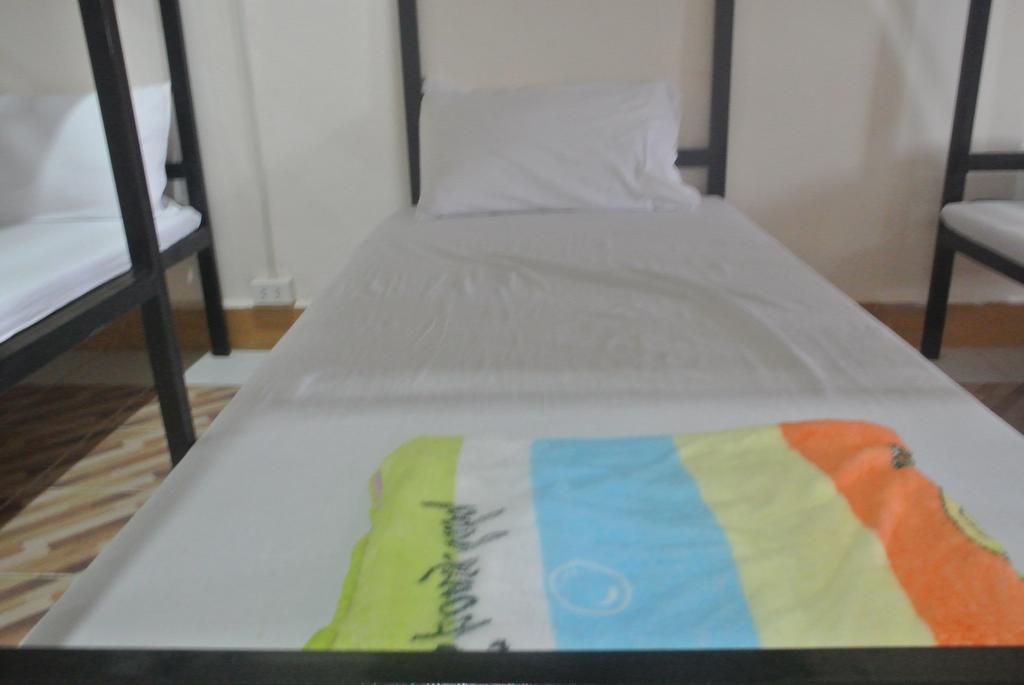 Orange Backpacker Hostel Vientián Habitación foto
